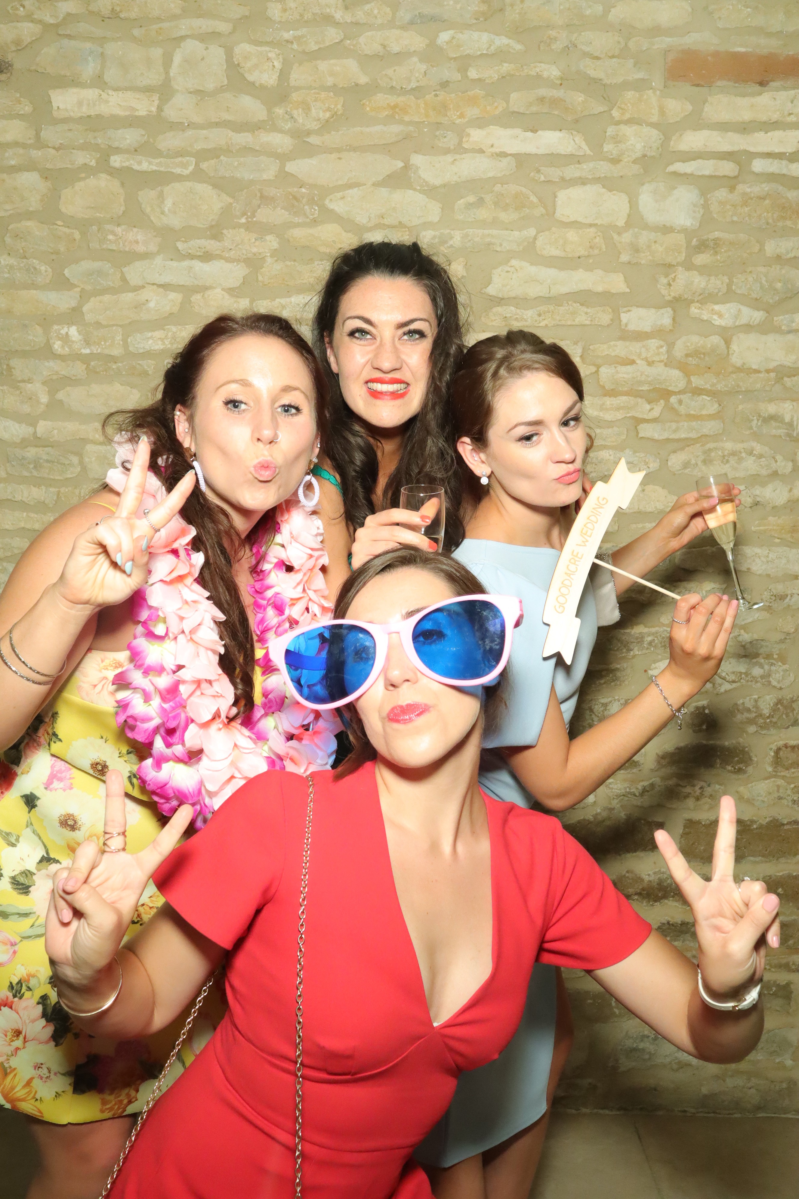 Natalie & Jack’s Wedding | View more photos from the event at gallery.myphotoboothexperience.co.uk/u/MyPhotoBoothExperienceLtd/Natalie-Jack’s-Wedding